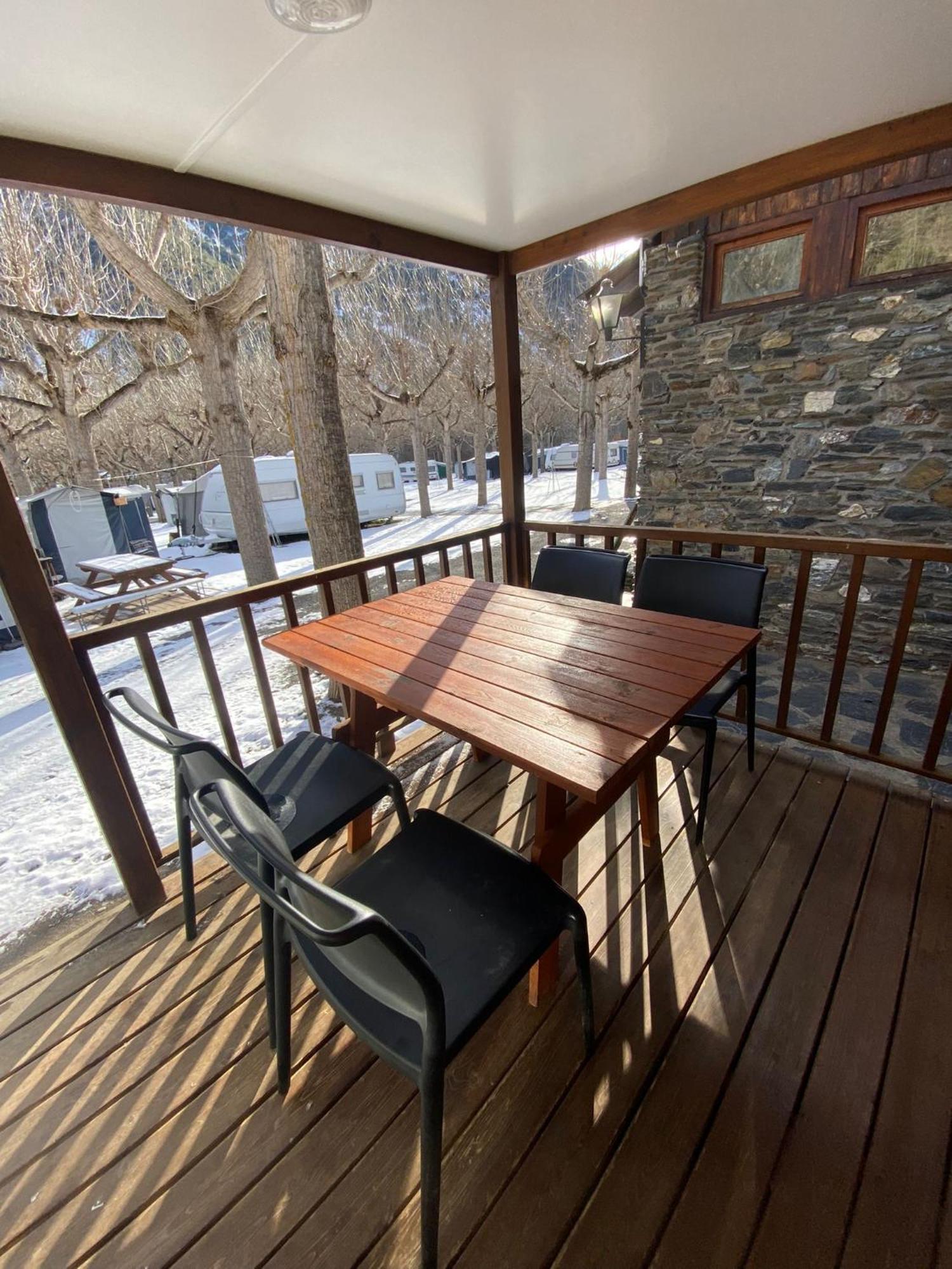 Camping Bungalows La Borda Del Pubill Рибера-де-Кардос Экстерьер фото