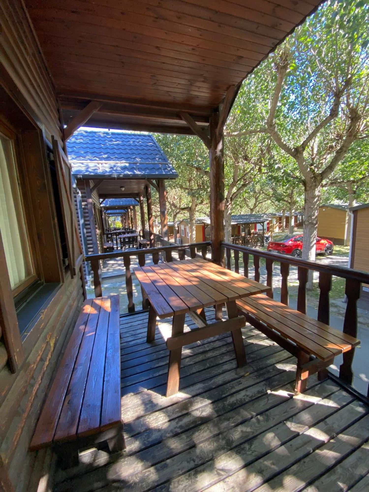Camping Bungalows La Borda Del Pubill Рибера-де-Кардос Экстерьер фото
